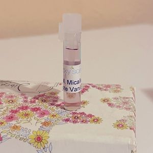 🛍4/$30 M. Micallef Note Vanillee